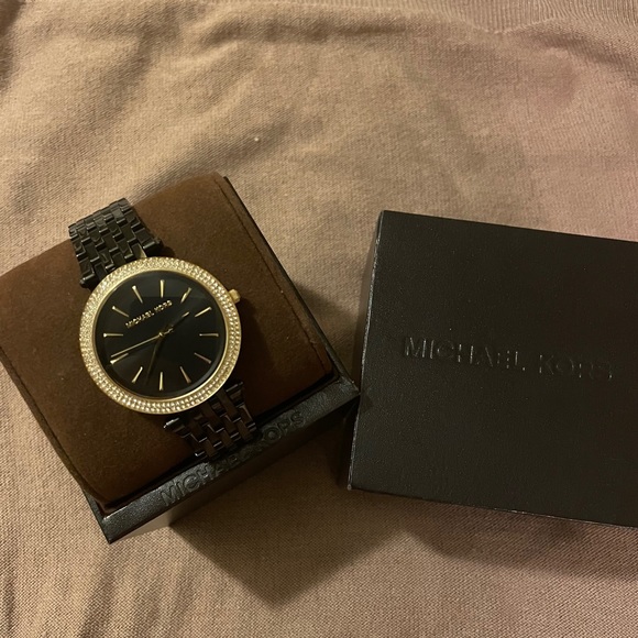 Michael Kors Watch - Picture 2 of 4